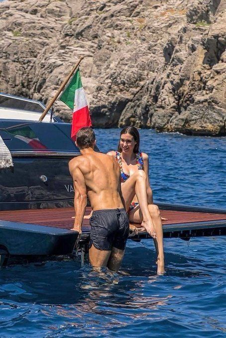 dominiorealXr's tweet photo. En mis veinte, solía acostarme con muchas mujeres, y llegué a estar con más de 30. Estas son algunas de las lecciones que aprendí:

1. Las mujeres no esperan ni juegan cuando aman de verdad a un hombre; se acuestan con él rápidamente. https://t.co/fBHs32peOp