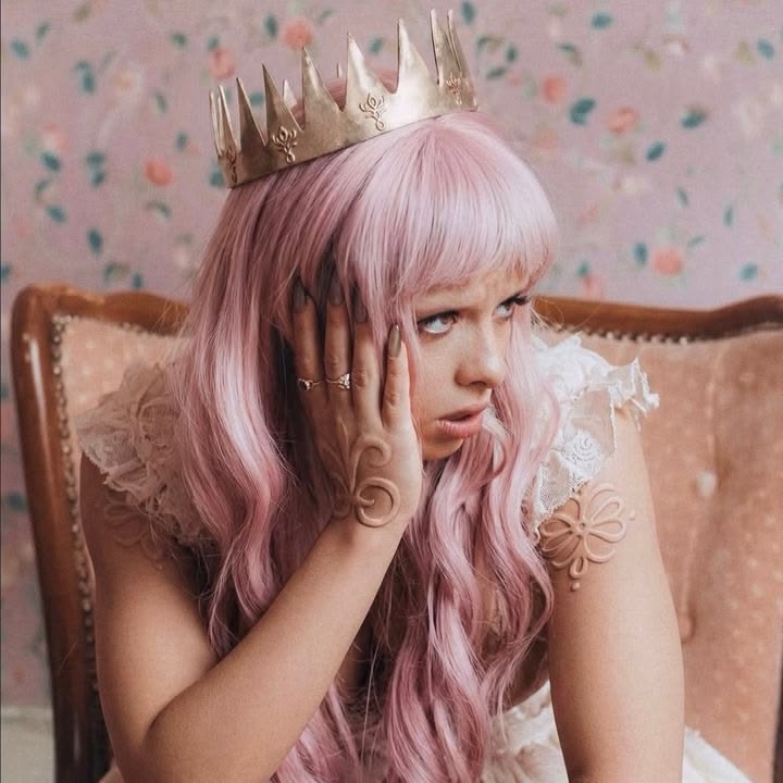 Acesso Melanie Martinez tweet media