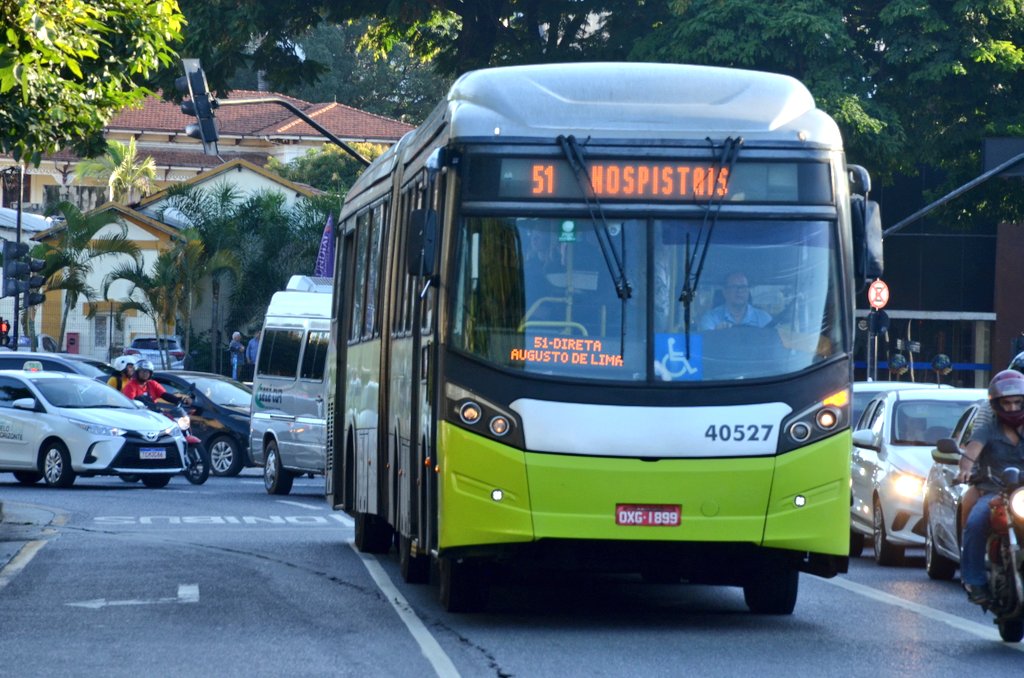 Thurblackbus's tweet image. As 5 linhas que mais realizam viagens em BH (a thread)

1⁰ Lugar: 30 Est. Diamante/Centro, 280 viagens nos dias úteis, sendo:

- 94 viagens da sub Direta

- 154 viagens da sublinha Paradora/Raul Soares

- 22 viagens da sublinha Paradora/Caetés

- 10 viagens da sublinha Noturno