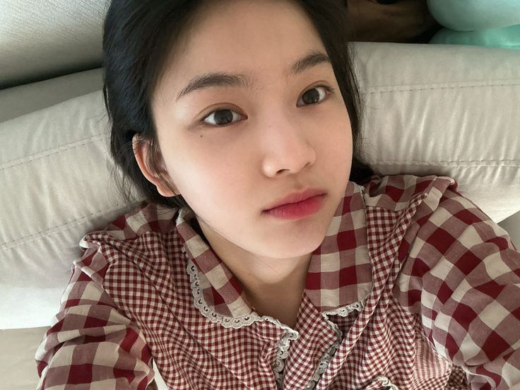 Roella Lee. tweet media