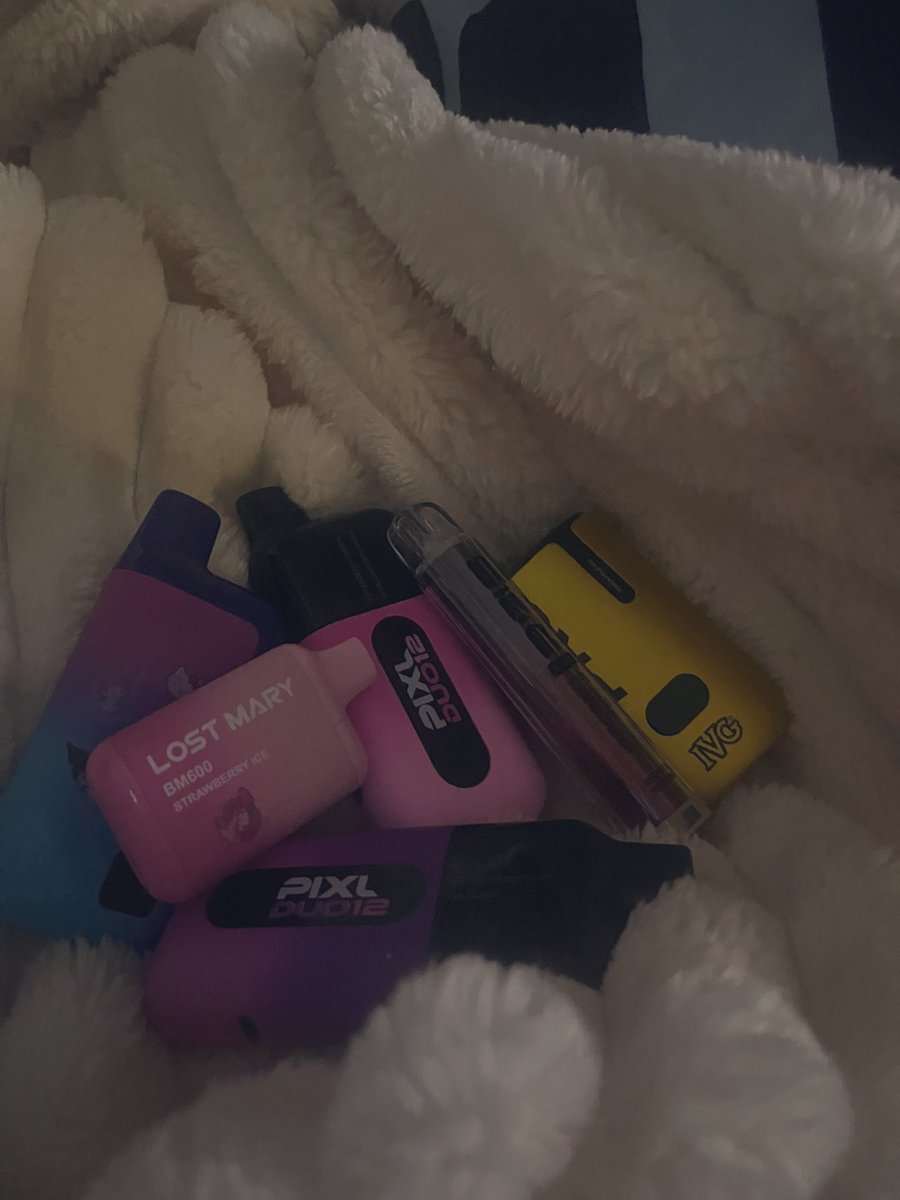 𓏵 𝕽𝖊𝖓 tweet media