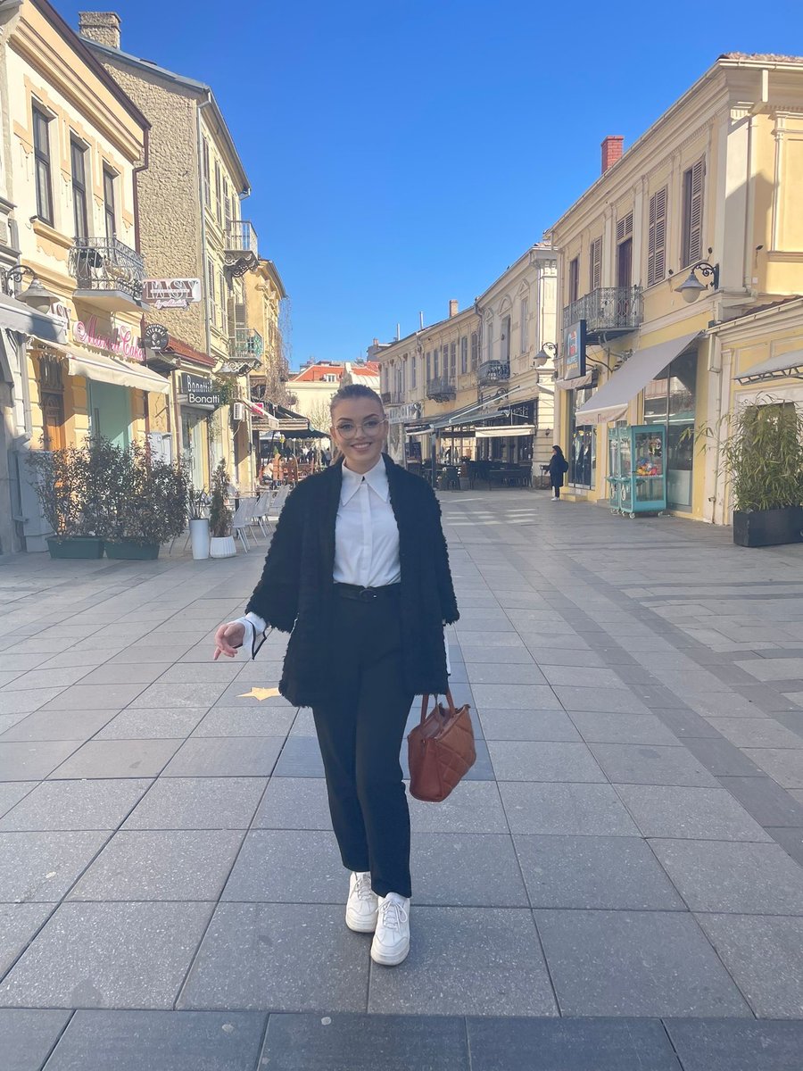 Emira.Selimi1 tweet media