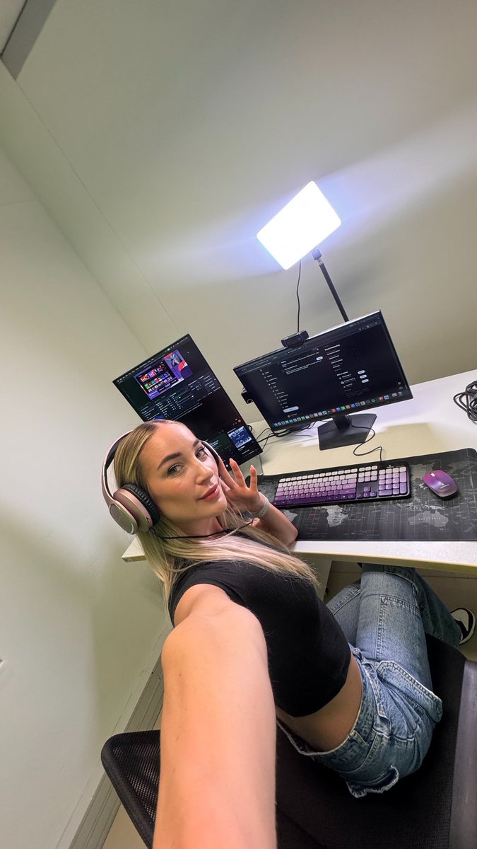 PlayWithMari tweet media