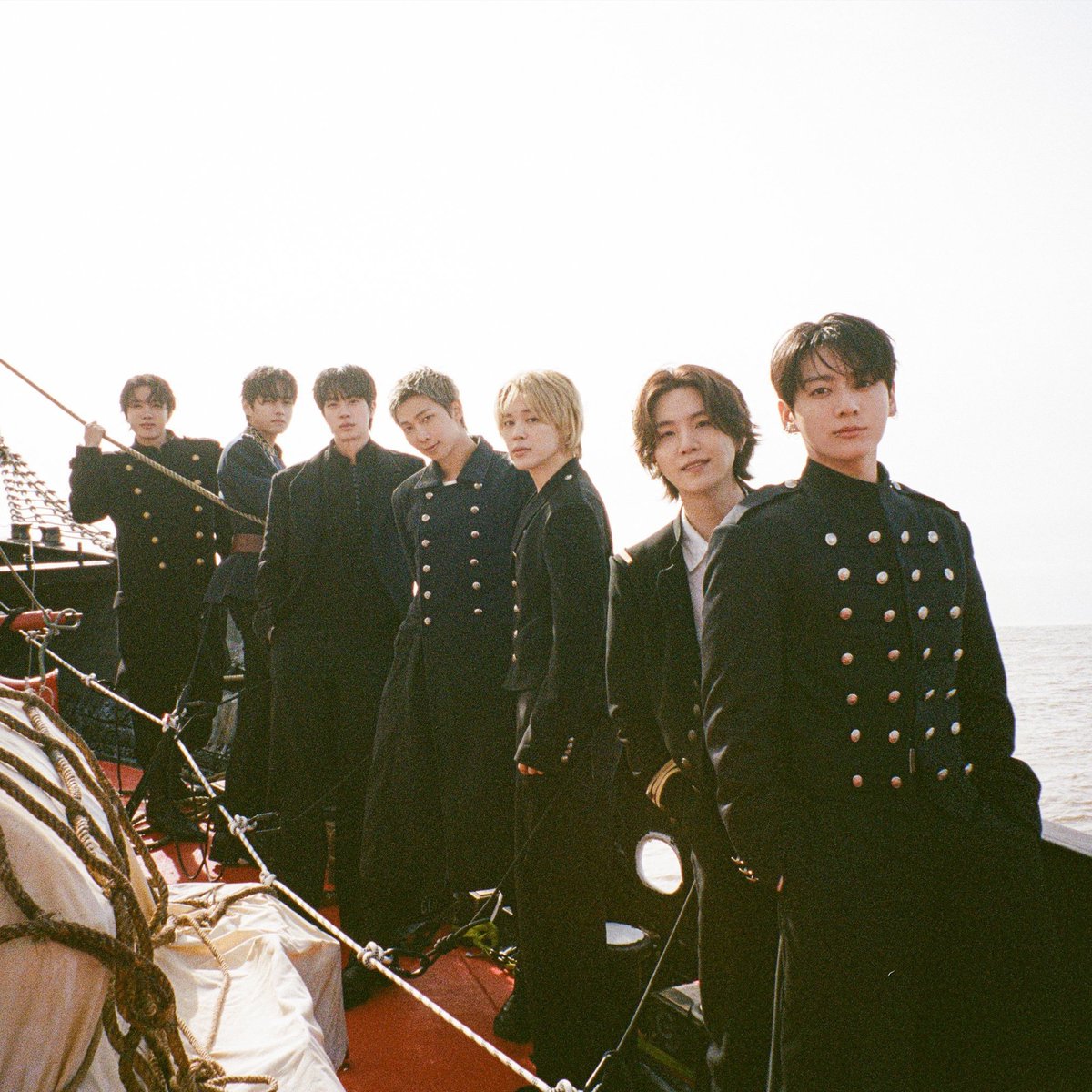 دراسة:

كارهين فرقة BTS مهووسين بالفرقة و يغردون عنها بكراهية أكثر من تغريداتهم عن فرقهم المفضلة.