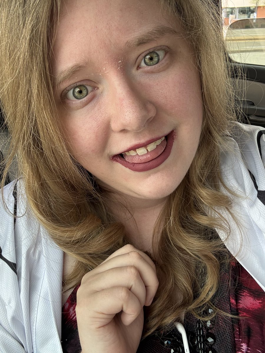 Sinny🌙 • she/her tweet media