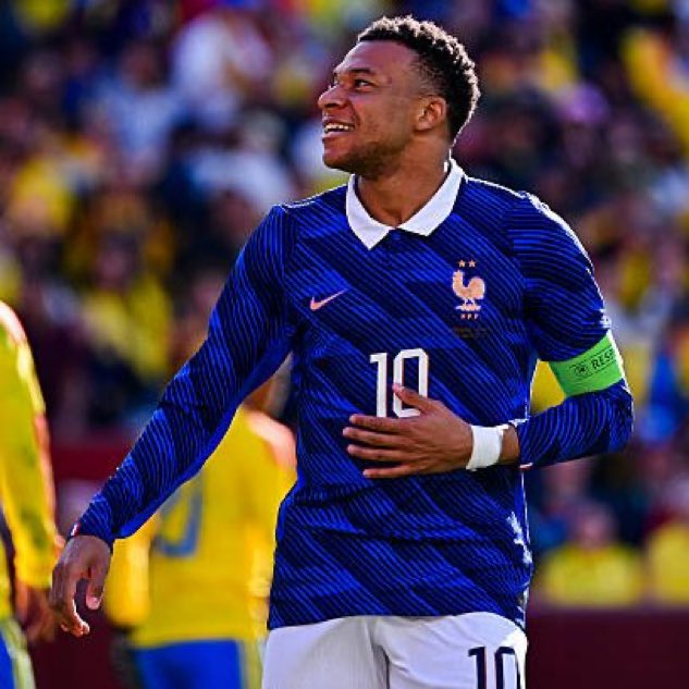 mvcalcio's tweet photo. 🗣️ Sebastien #Schemmel a MN sul possibile trasferimento di Kylian #Mbappé al Milan: "Lo auguro ai tifosi del Milan (ride). Kylian è uno dei migliori giocatori al mondo. E se un giorno il Milan lo chiamasse, allora succederebbe. È andato al Real Madrid perché era il suo sogno e se il suo prossimo sogno è il Milan, allora accadrà."
