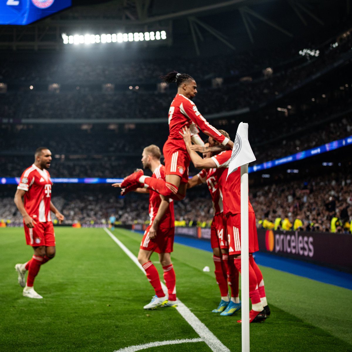 FC Bayern München tweet media