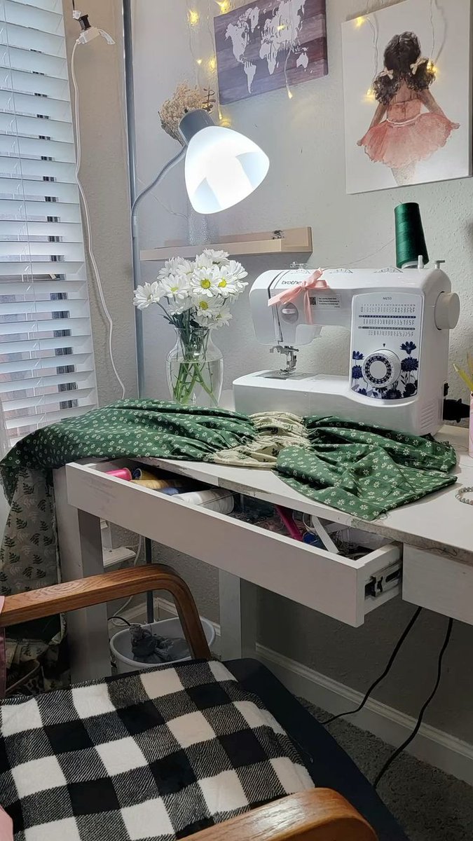 PatternAndPanel's tweet image. trust the process of every single stitch

sewing my way to the main stage 🧵🪡

#cosplaysewing #sewingtips #craftmanship #pattern