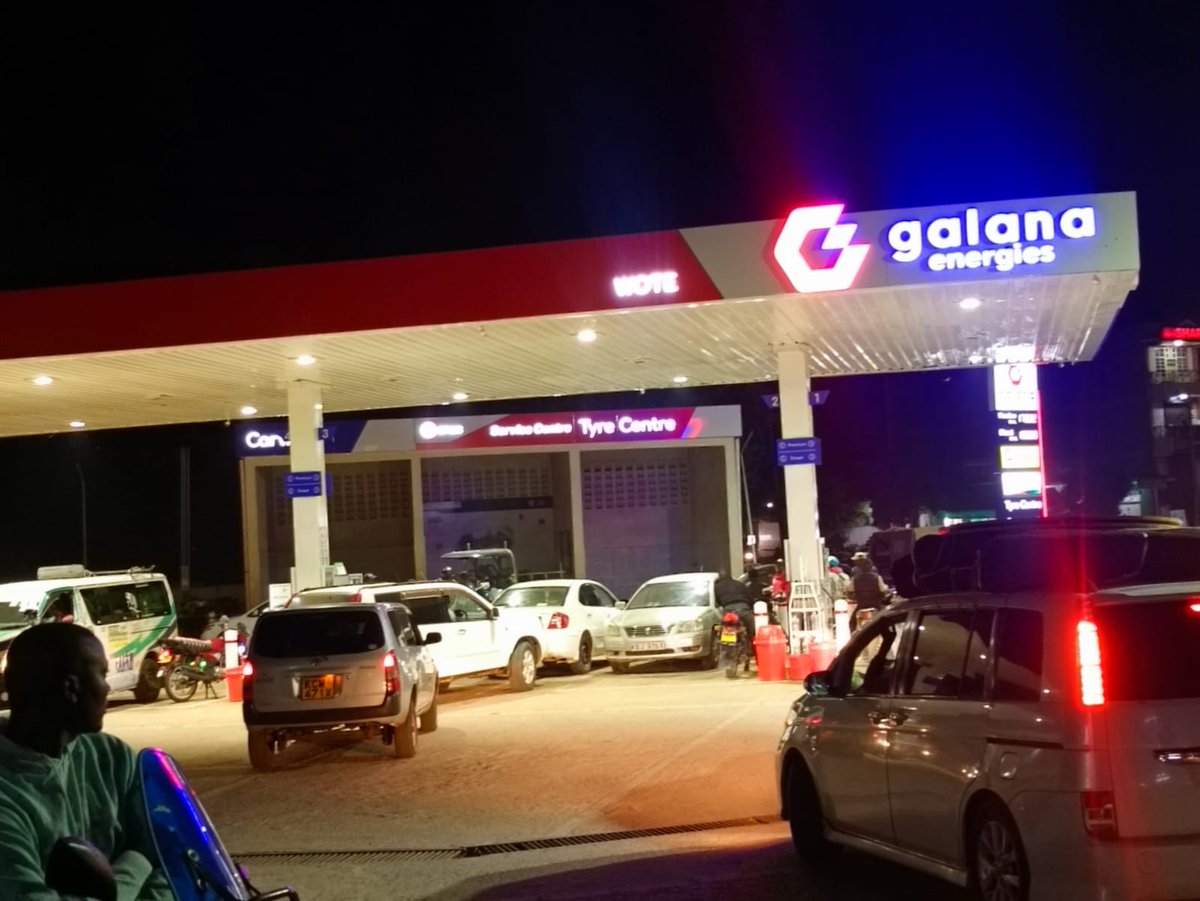 munyaek's tweet photo. Fuel scarcity in Wote town https://t.co/7LevTnCpNX