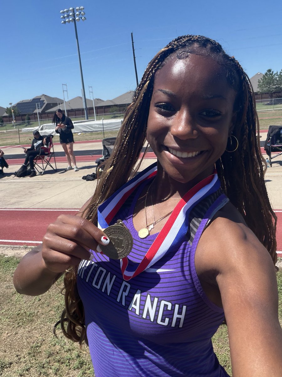 MortonRanchGirlsTrack-Coach Melissa Hoffmann tweet media