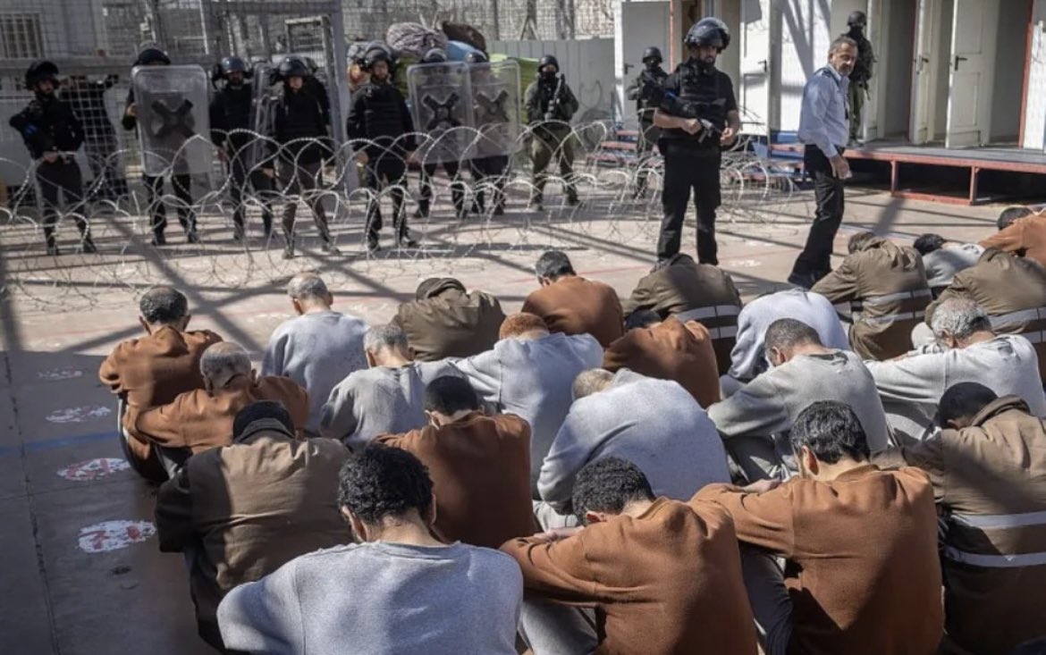 vefa1690's tweet photo. Zalim, gücüne aldanır…
Ama Allah’ın adaleti her şeyin üzerindedir.
Hiçbir zulüm kalıcı değildir, hiçbir zalim ebedi değildir.

“Rabbin, zulmedenleri en iyi bilendir.”(En’am 6:135)
#İdamaSessizKalma https://t.co/c70L8Eex5p