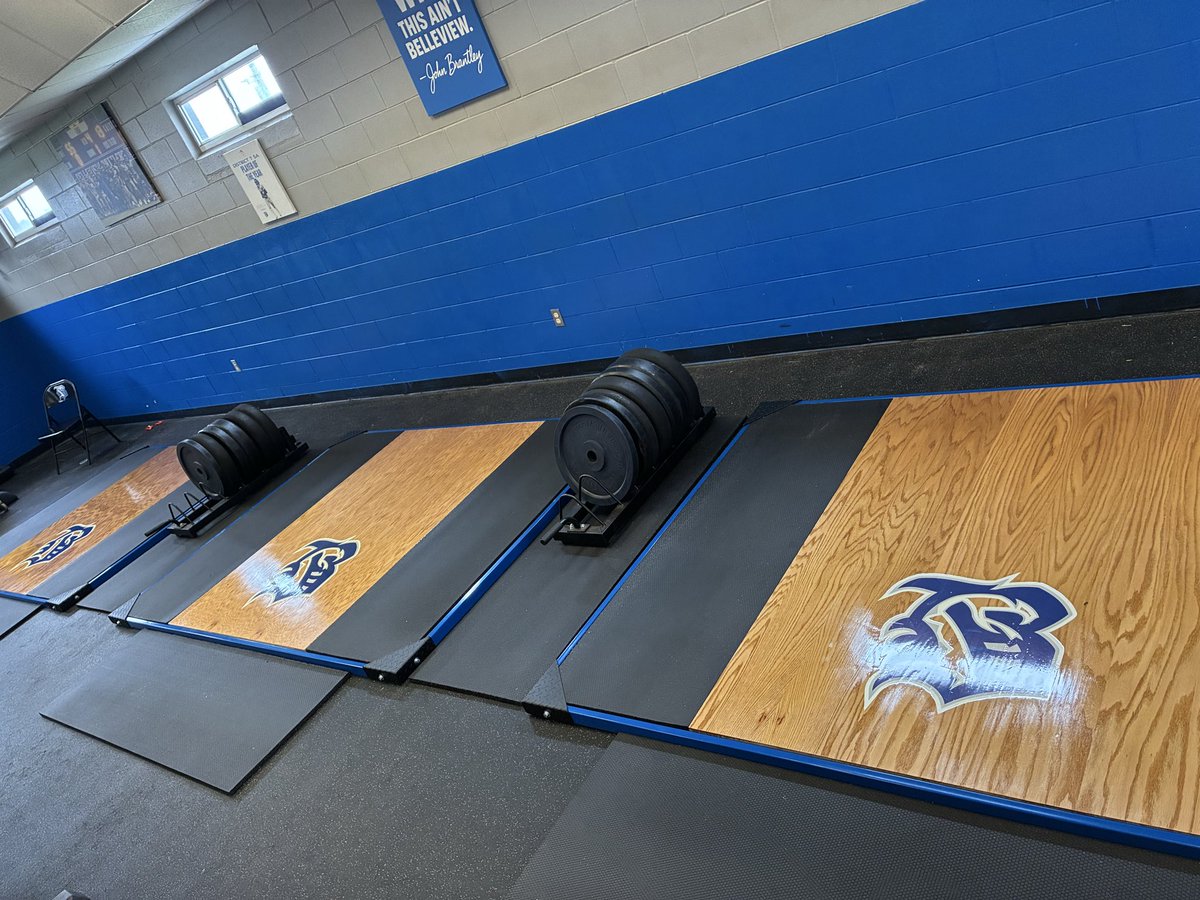 Ashley_gameone's tweet photo. These new weightlifting platforms at Belleview are CLEAN!
Nothing better than seeing athletes get top-tier equipment to match their work ethic. Big upgrade for the program and even bigger gains on the way 💪 @BHSAthletic1 https://t.co/Sup6IzeutZ