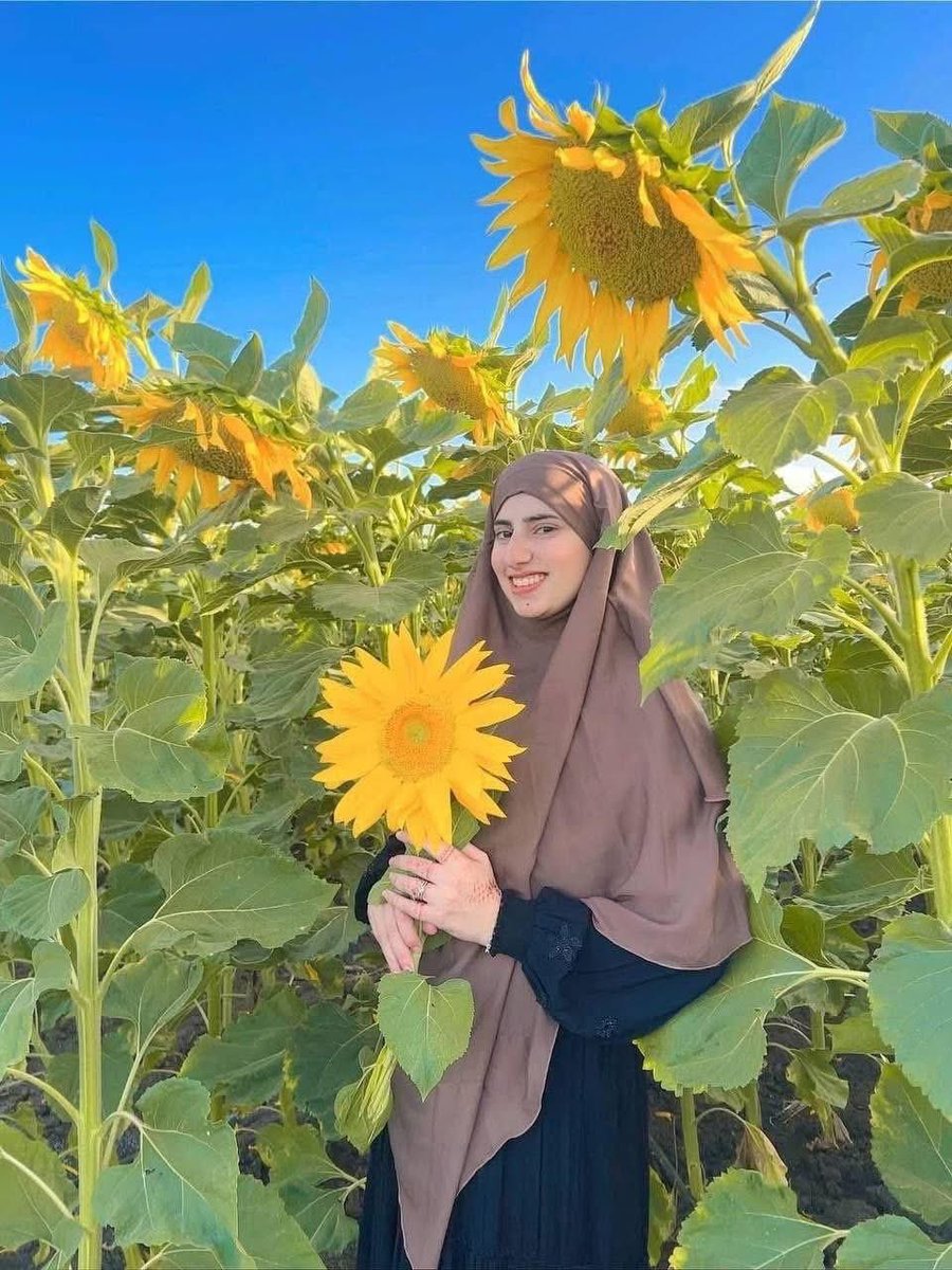 أســ tweet media