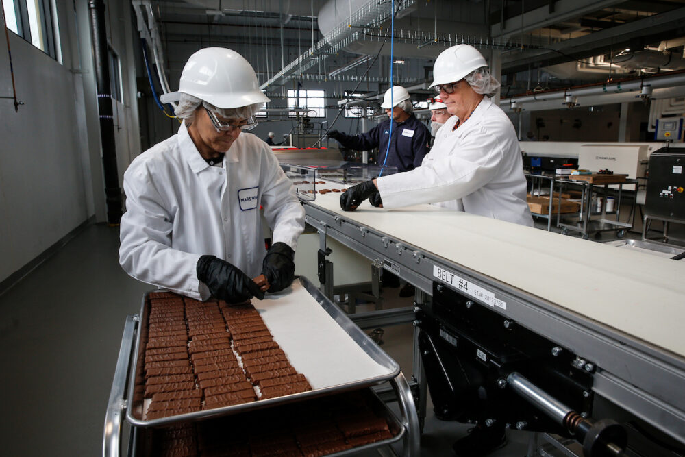 In the first quarter of 2026, Illinois has continued its economic momentum through new investments and expansions. Read more here: shorturl.at/medcQ