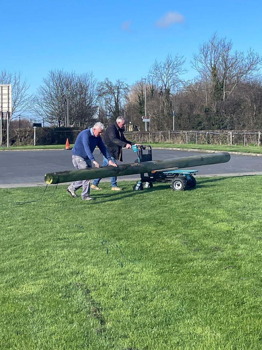 CastleknockGAA's tweet photo. Plenty of strong use being made of the equipment that the Dermot Earley Youth Leadership Team contributed along with our local Blanchardstown AIB.
@foróige @universityofgalway @officialgaa
@dublinofficialgaa
#deyli
#leadership #communityinaction
#wearecommunity
#greenclubs #greeningofsomerton #communityclimateaction
Mention @castleknockgaa and @Dublin_rural_leader