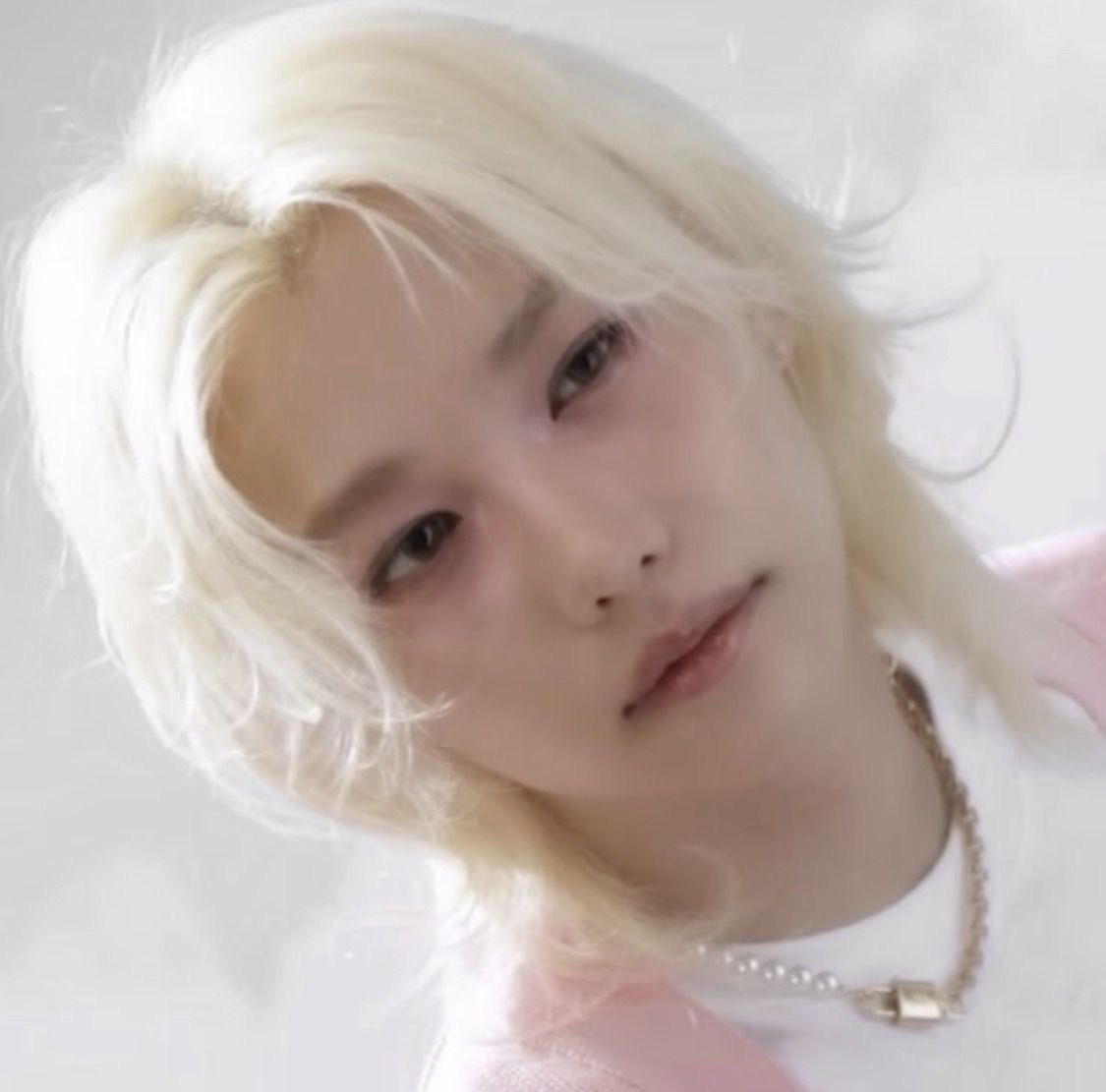 jeonghoversion's tweet photo. mini au minlix ~ scars pt2

Uno aprendió a sanar, mientras que el otro aprendió a enfrentar sus propios errores y cuando el destino los cruza otra vez, deberán decidir si aún queda algo por reconstruir. https://t.co/2s2kpz2RqB