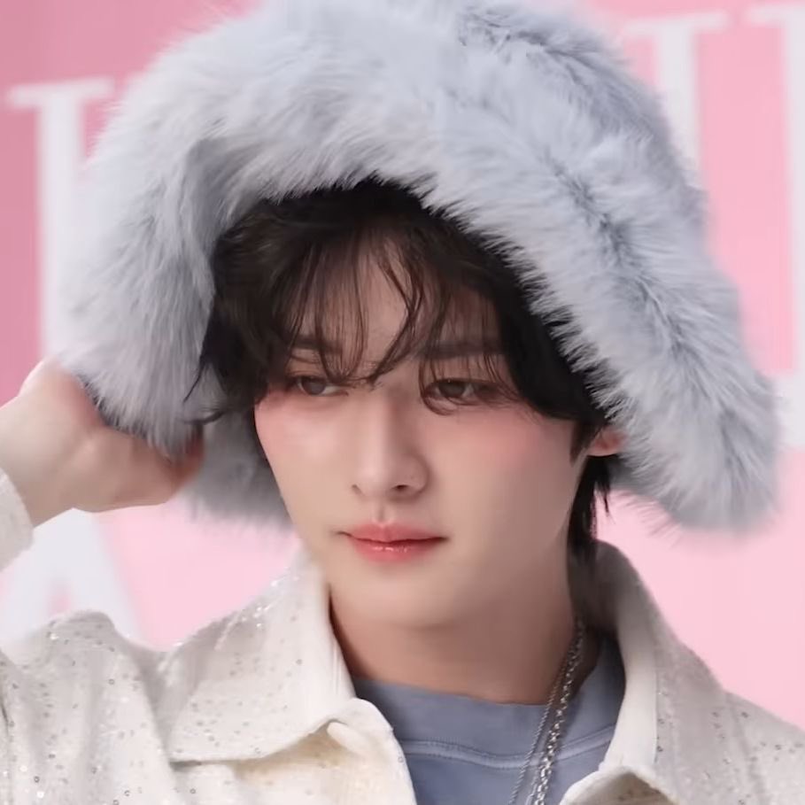jeonghoversion's tweet photo. mini au minlix ~ scars pt2

Uno aprendió a sanar, mientras que el otro aprendió a enfrentar sus propios errores y cuando el destino los cruza otra vez, deberán decidir si aún queda algo por reconstruir. https://t.co/2s2kpz2RqB