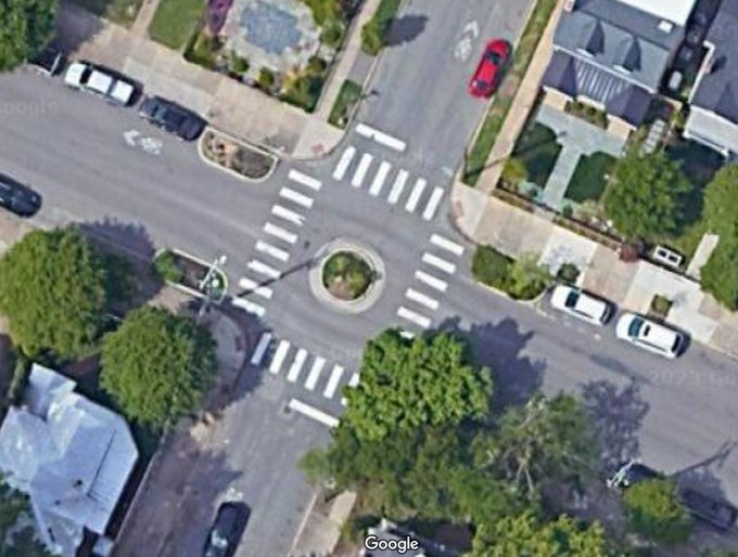 RVA_DOT's tweet image. Some math is easy.

    bump-outs 
+ traffic circle 
   ---------------------
   very calm intersection