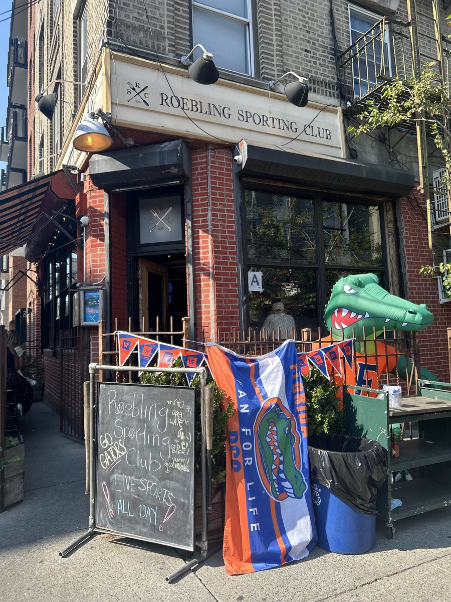 Chrizzle tweet media