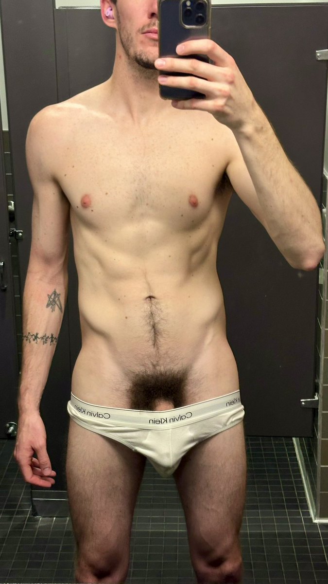 jockyjake44633's tweet photo. RT if you want to taste my sweaty bush 😈 https://t.co/cb2ekOCVzL