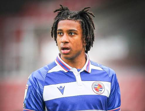 AlvarodeGrado's tweet photo. Un canterano del Reading.

Dios santo qué futbolista. https://t.co/lr04y3rzbH