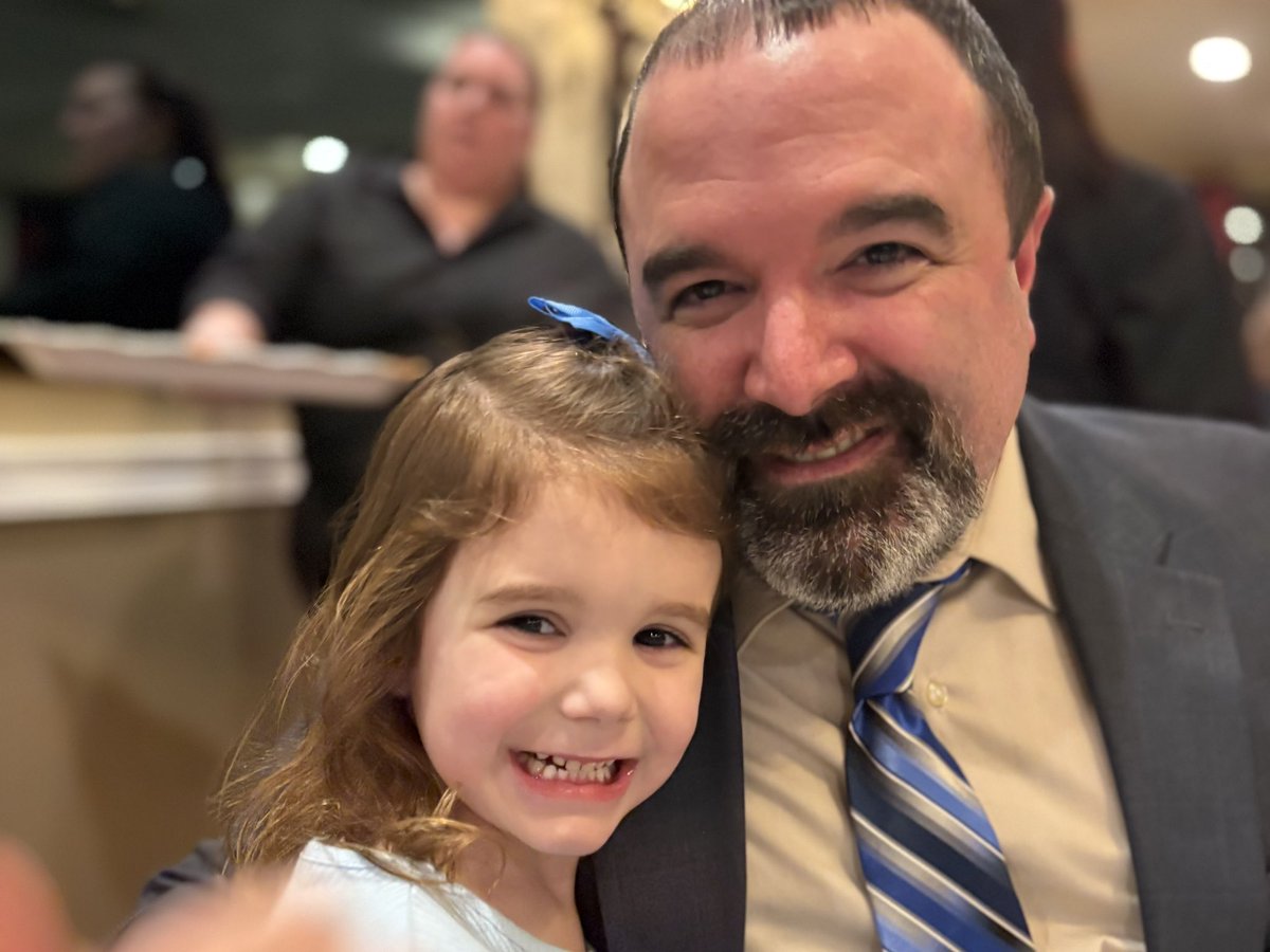 CoachRandall215's tweet photo. Happy birthday princess. Can’t believe you turn 5 today!  Thanks for being such a great fan at me and Gray’s games. And thanks for the amazing halftime performances! https://t.co/guR4pxrK7u