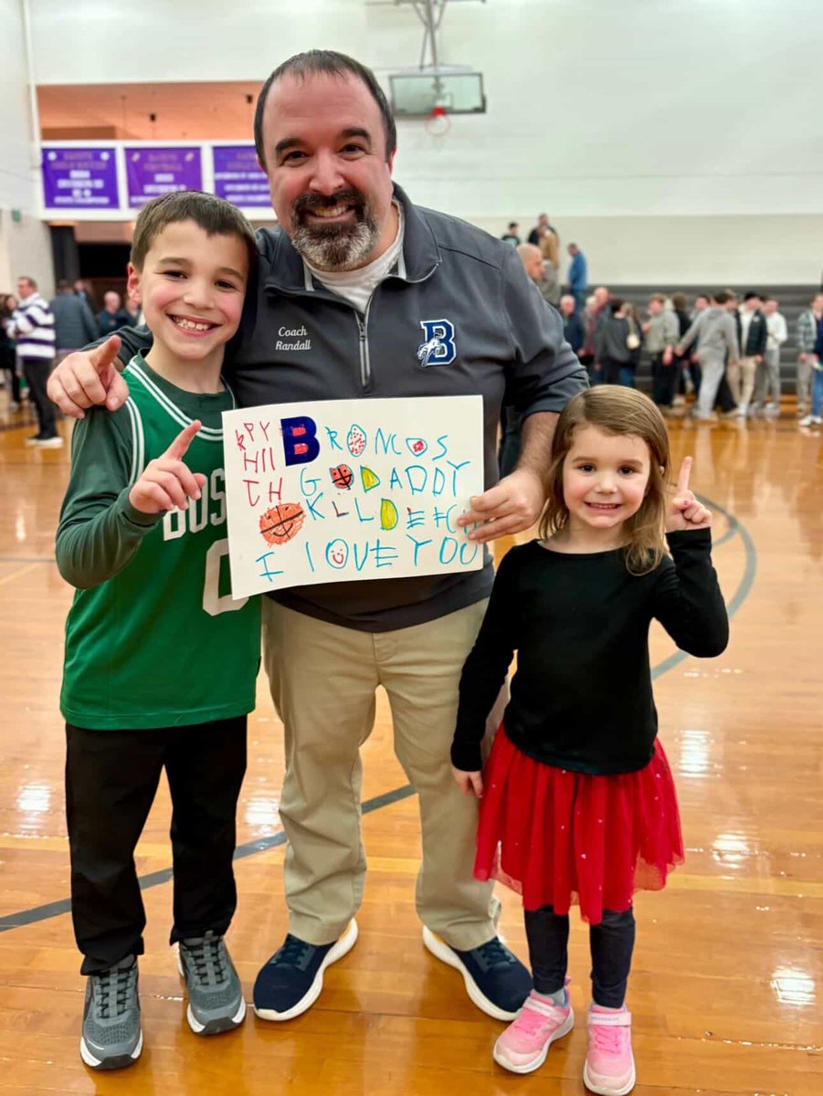 CoachRandall215's tweet photo. Happy birthday princess. Can’t believe you turn 5 today!  Thanks for being such a great fan at me and Gray’s games. And thanks for the amazing halftime performances! https://t.co/guR4pxrK7u