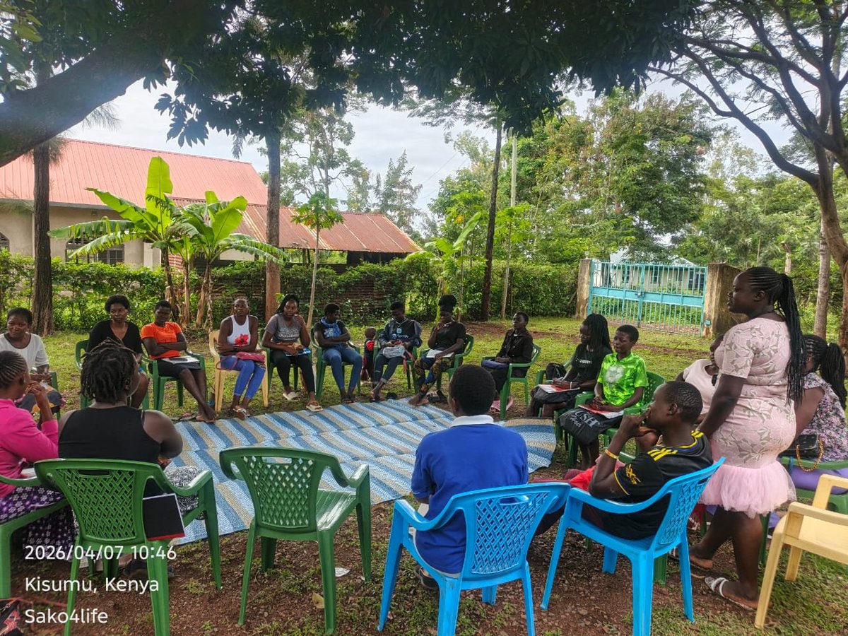MuunganoCentre's tweet photo. Skills in fashion &amp; design are opening opportunities for young people to earn &amp; shape their future.
Alongside training, we are creating space for conversations that build confidence &amp; support their journey toward financial independence. @HEVAFund @MastercardFdn @Inkcoachingltd https://t.co/bPZ7APZMIk