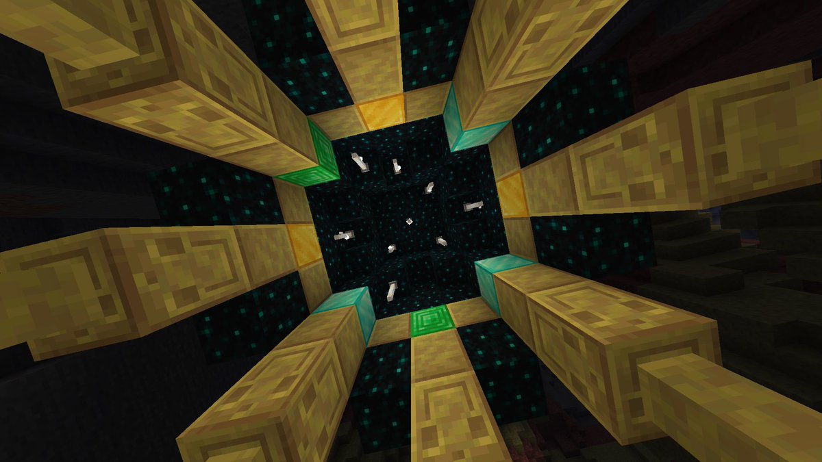 Sulfur and Sculk together looks so good! 

#minecraft