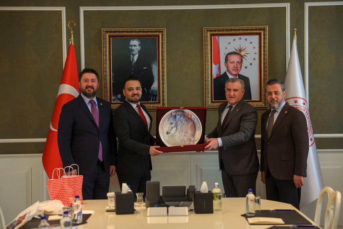 <a href="/av_mfa/">Muhammed Feyzi Aygün</a> <a href="/MvSuleymanOzgun/">Süleyman Özgün🇹🇷</a> <a href="/EmreCaliskan_50/">Emre ÇALIŞKAN</a> <a href="/mustafaates76/">Mustafa ATEŞ 🇹🇷</a> İl Başkanımız <a href="/av_mfa/">Muhammed Feyzi Aygün</a>, Milletvekillerimiz <a href="/MvSuleymanOzgun/">Süleyman Özgün🇹🇷</a> ve <a href="/EmreCaliskan_50/">Emre ÇALIŞKAN</a> ’a Ürgüpümüze, Ortahisarımıza ve Mustafapaşamıza kazandırılacak bu önemli yatırımlara verdikleri desteklerden ötürü teşekkür ediyoruz.

#YaparsaAkPartiYapar