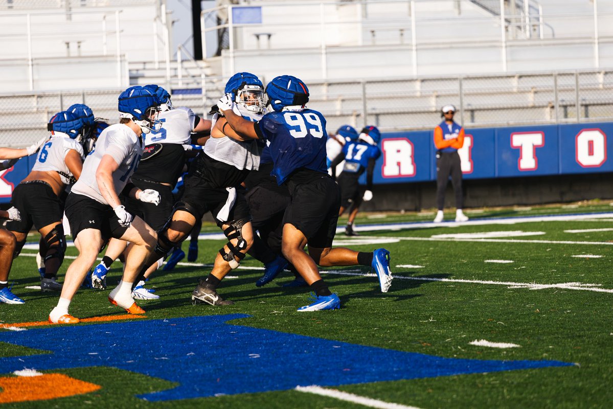 HCU Football tweet media