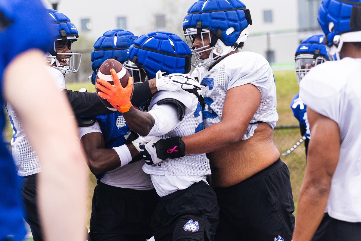 HCU Football tweet media