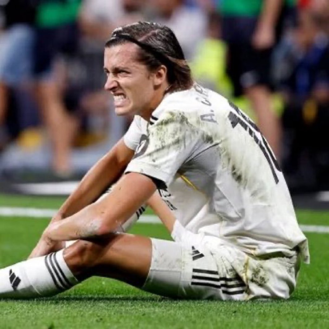 MarioHurtadoRM's tweet image. Hasta Mendy sin una pierna es mejor que Álvaro Carreras.