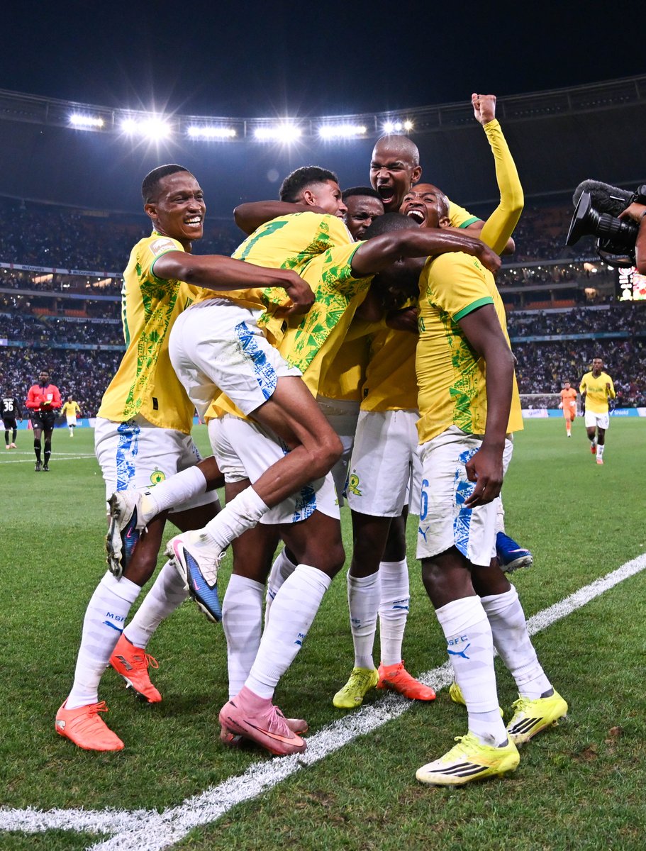 iDiskiTimes's tweet photo. 𝟭𝟬 𝗜𝗡 𝗔 𝗥𝗢𝗪 ‼️

✅ 2-0 ORBIT
✅ 2-0 Sekhukhune United
✅ 2-1 Orlando Pirates
✅ 1-0 AmaZulu
✅ 3-1 Sekhukhune United
✅ 2-1 Golden Arrows
✅ 2-0 ORBIT
✅ 3-1 Marumo Gallants
✅ 4-1 Chippa United
✅ 1-0 Durban City

10 games | 10 wins | 22-5 goals

Can Sundowns be stopped?

@ToyotaSA  | #BetwayPrem