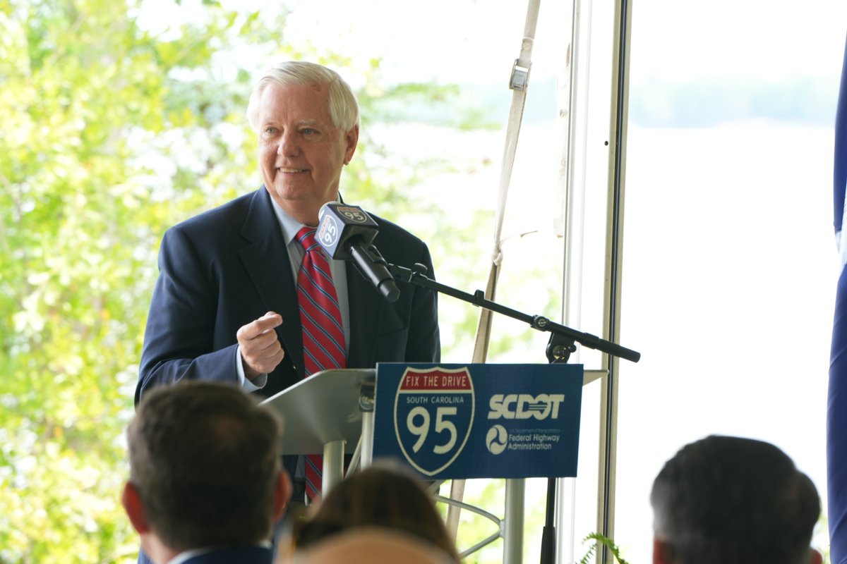 Lindsey Graham tweet media