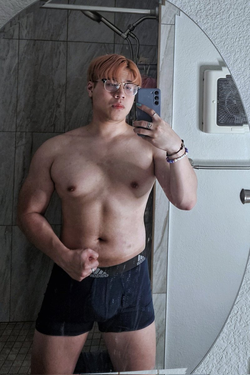vanMCMXCVII's tweet photo. i need to do more abs https://t.co/UniUH8ZBHO