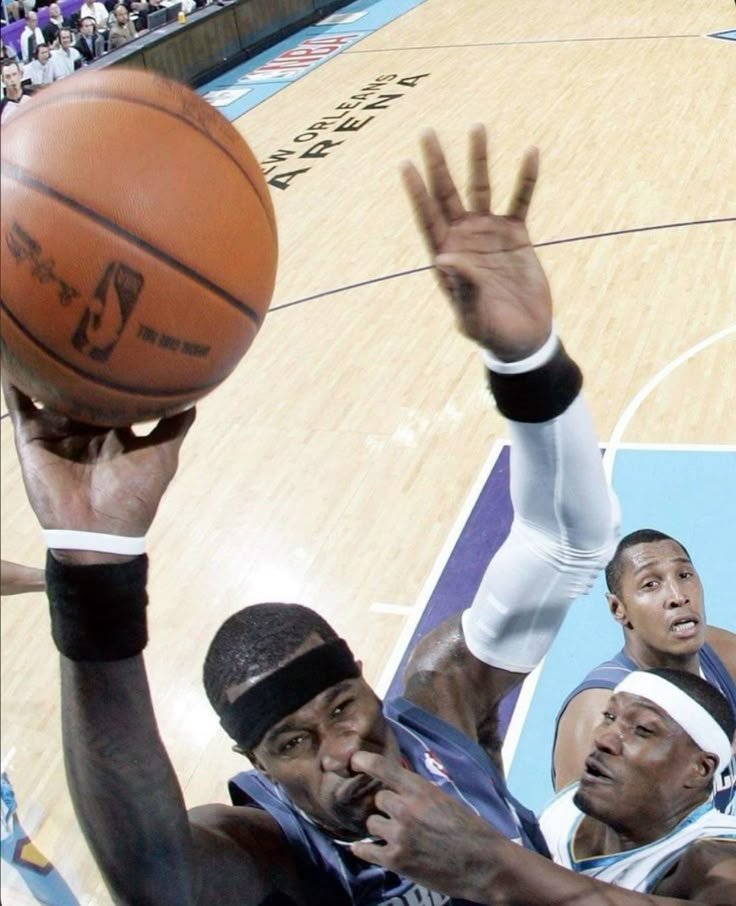 insane poses tweet media