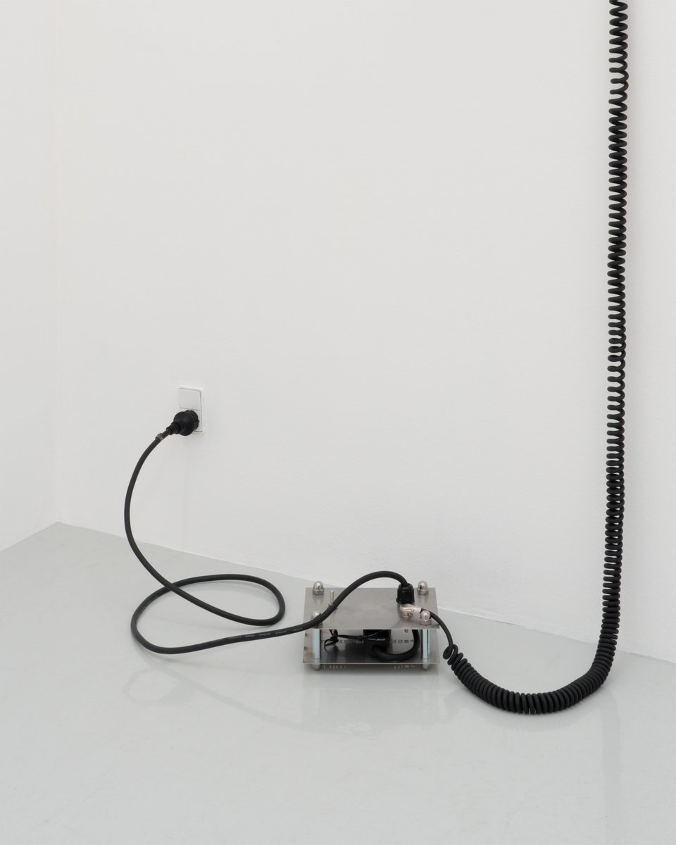 SuperRare's tweet photo. Cathode Rain #3 by @spogelsemaskine 
 
Collected by @drleenft for 1.2 ETH 

Part of a collection of 5 custom handmade steel and LED screen sculptures by Spøgelsesmaskinen. 64x64 pixels, 20x20cm LED steel enclosure with a 3-meter coiled fender guitar cable and custom 5-volt power supply.
