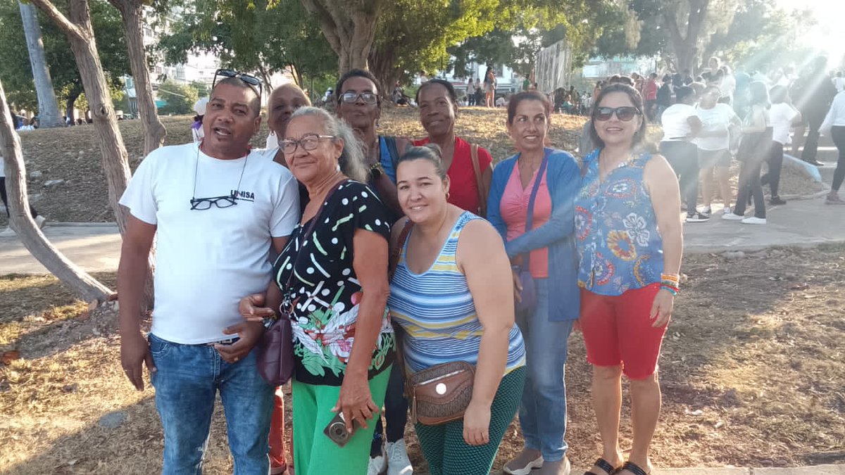 LucilaDigna2209's tweet photo. La participación de las #mujeres de GECAL y de las empresas que integran la estructura de la Organización no se hizo esperar ante la convocatoria de la FMC, para manifestar su desaprobación contra el bloqueo genocida impuesto por el gobierno de EE. UU contra Cuba.
#NiAlBloqueo https://t.co/WKn6rl77td