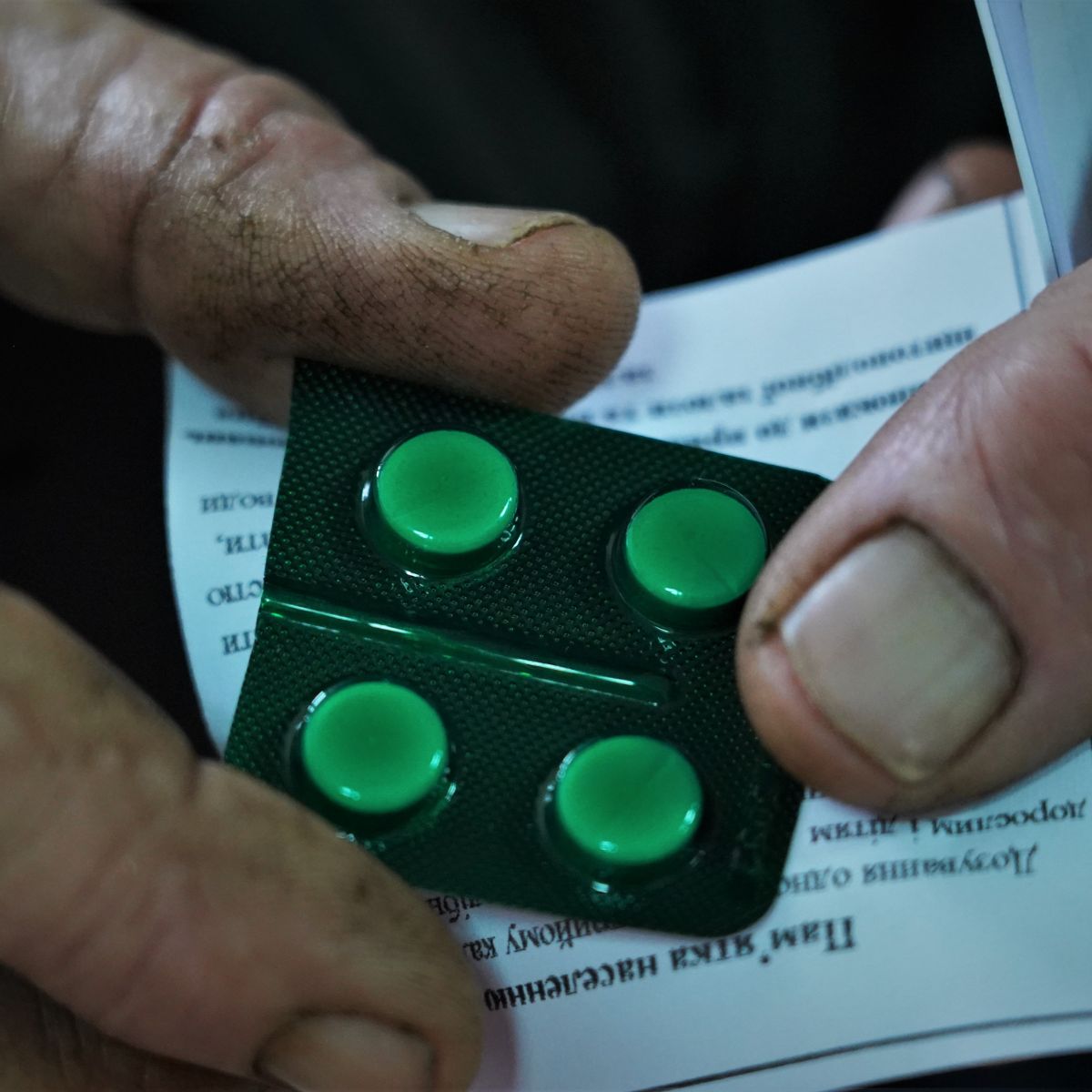 EnsedeCiencia's tweet photo. 🚨DE ÚLTIMO MOMENTO: Irán reparte pastillas de yodo por temor a ataque nuclear

Hoy martes 7 de abril de 2026, las autoridades de Bushehr (la ciudad donde está la única central nuclear de Irán) comenzaron a distribuir 180.000 tabletas de yodo entre la población.

Es una medida preventiva ante el temor de un posible ataque a la planta nuclear en medio del ultimátum de Trump y las tensiones actuales.

Las pastillas se entregan en todos los centros de salud de la ciudad y priorizan a quienes viven más cerca de la central. No es una distribución en todo el país, solo en esa zona.