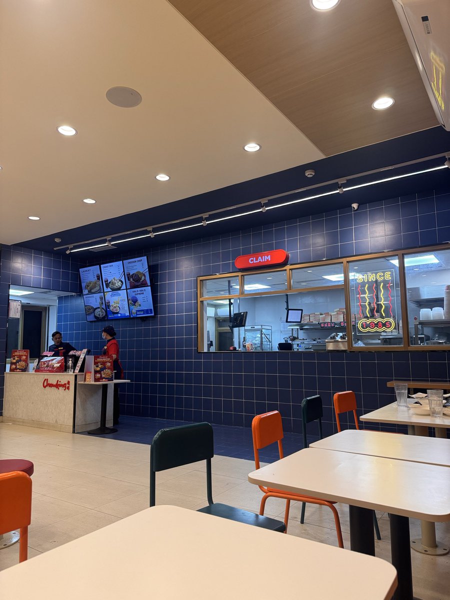 Holy Scheiße tweet media