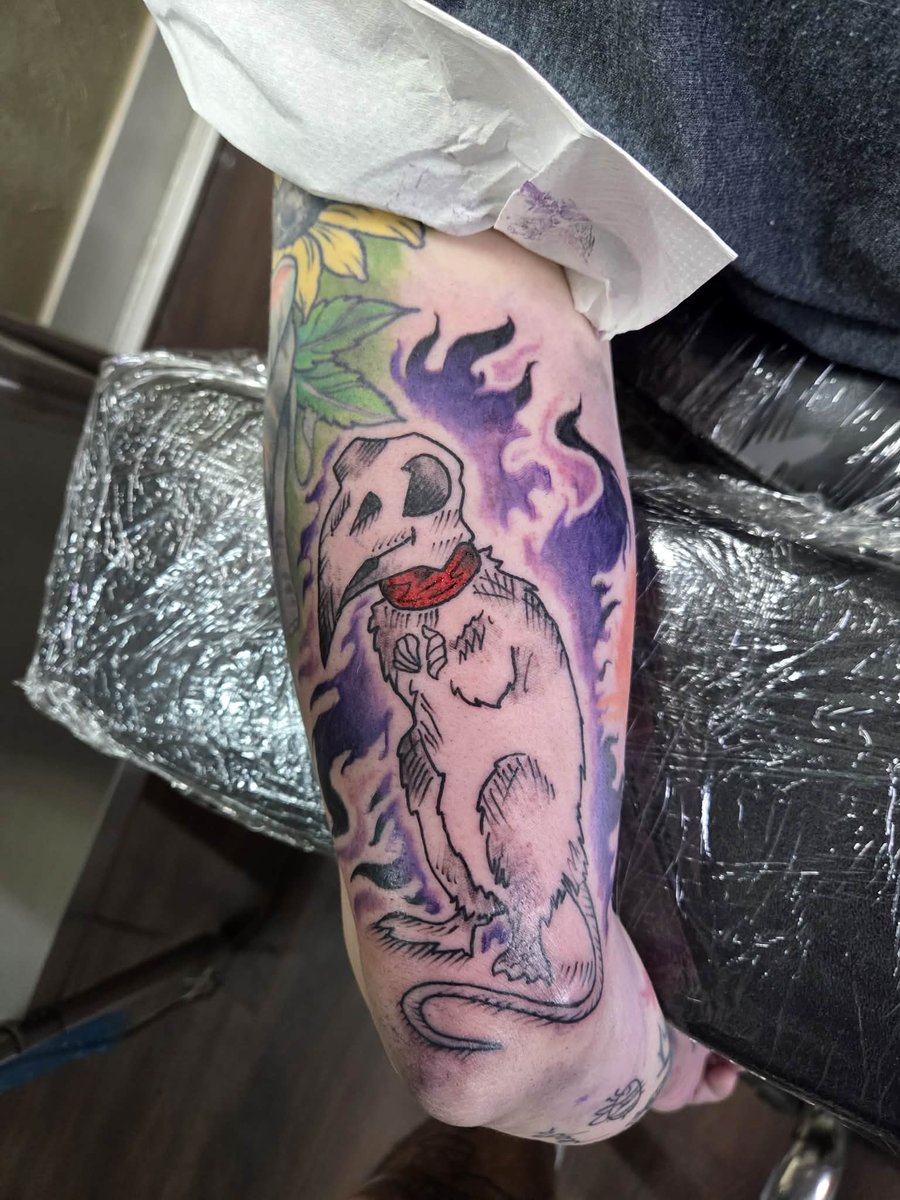 Rinks3's tweet photo. Finally was able to get my Pate De Rolo artwork by @colealexart and tattooed by Lorenzo Martinez from the Orange Limner @CriticalRole @Marisha_Ray @matthewmercer #Launda #Imodna https://t.co/TVXi9KdR72