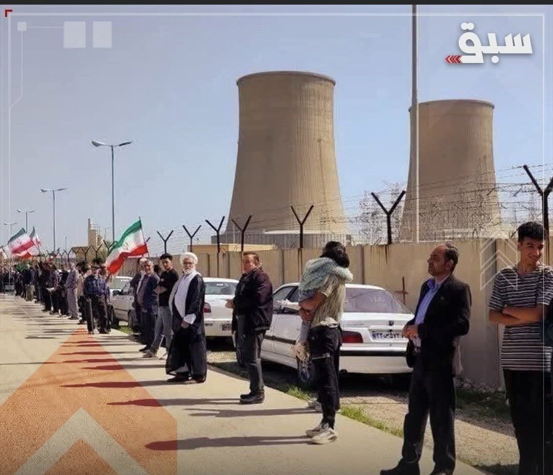 🚨الشيخ حسين الكربلائي: 

شعب أحب وطنه فصار دروعاً بشرية لمحطاته وحُراساً لمصافيه
وذيلاً باع وطنه وفرط بسيادته فسرق خيراته وفصخ مصافيه
حقاً «إن حب الوطن من الإيمان»
