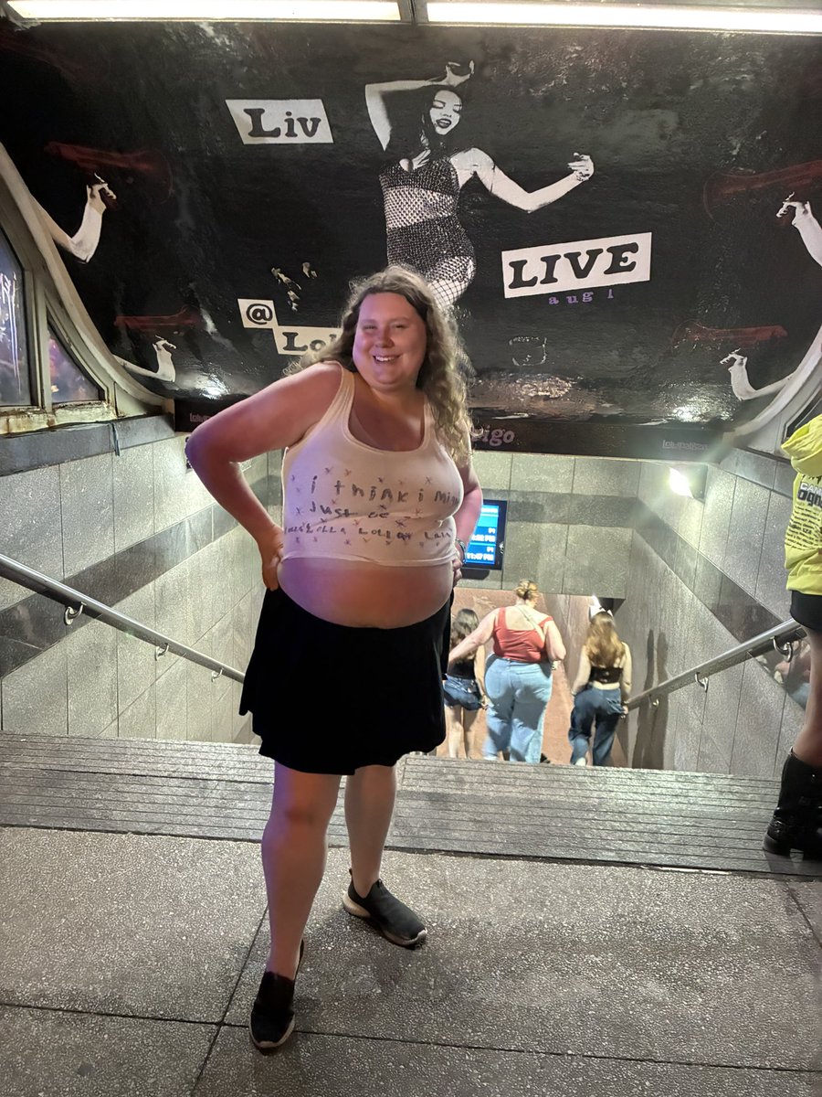 samantha is a girl so in love ❥ 🐾💋🪩 tweet media