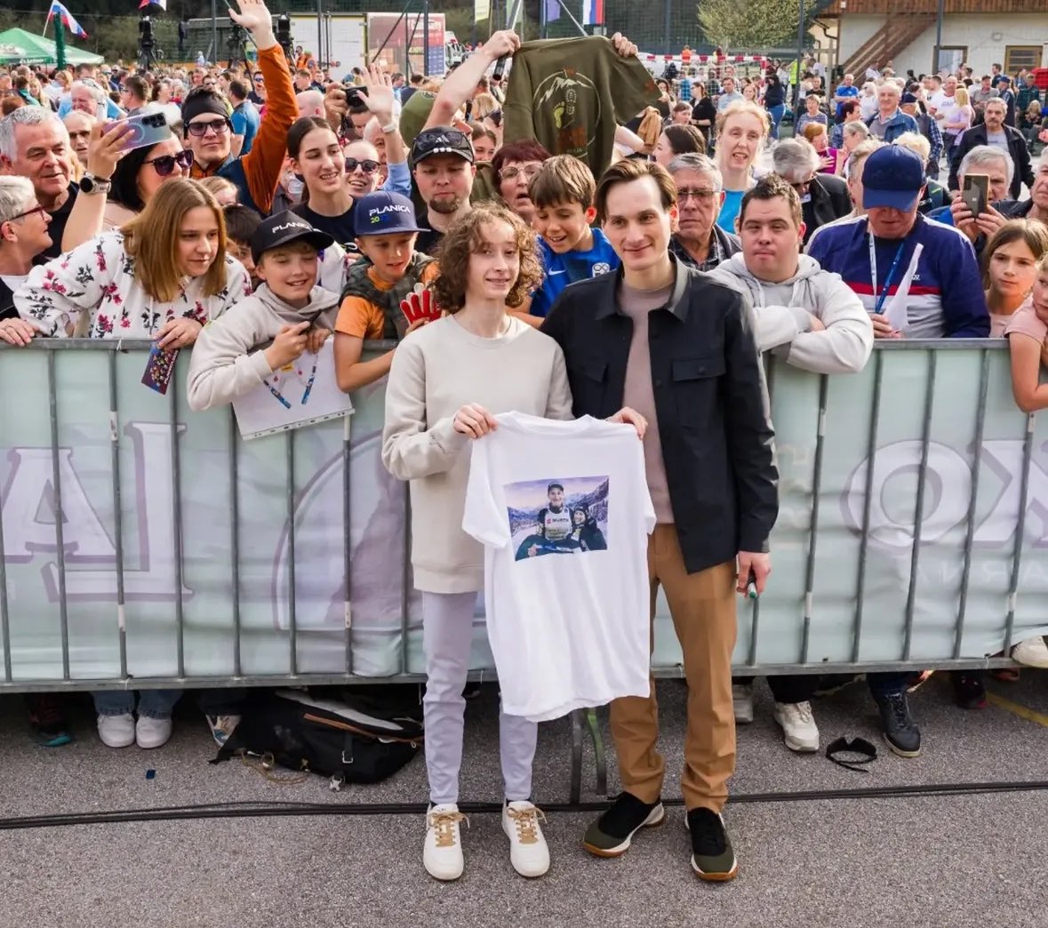 NexeCi's tweet image. Domen jakie cichobiegi ma 😭😭😭😭 #skijumpingfamily