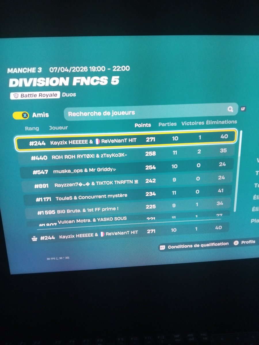 Hitbattle__ tweet media