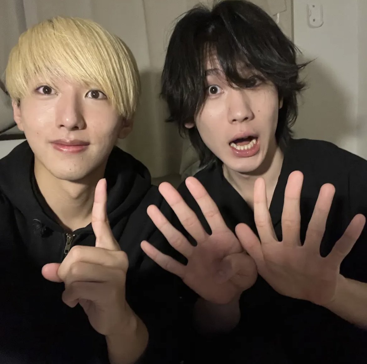 runaruna tweet media