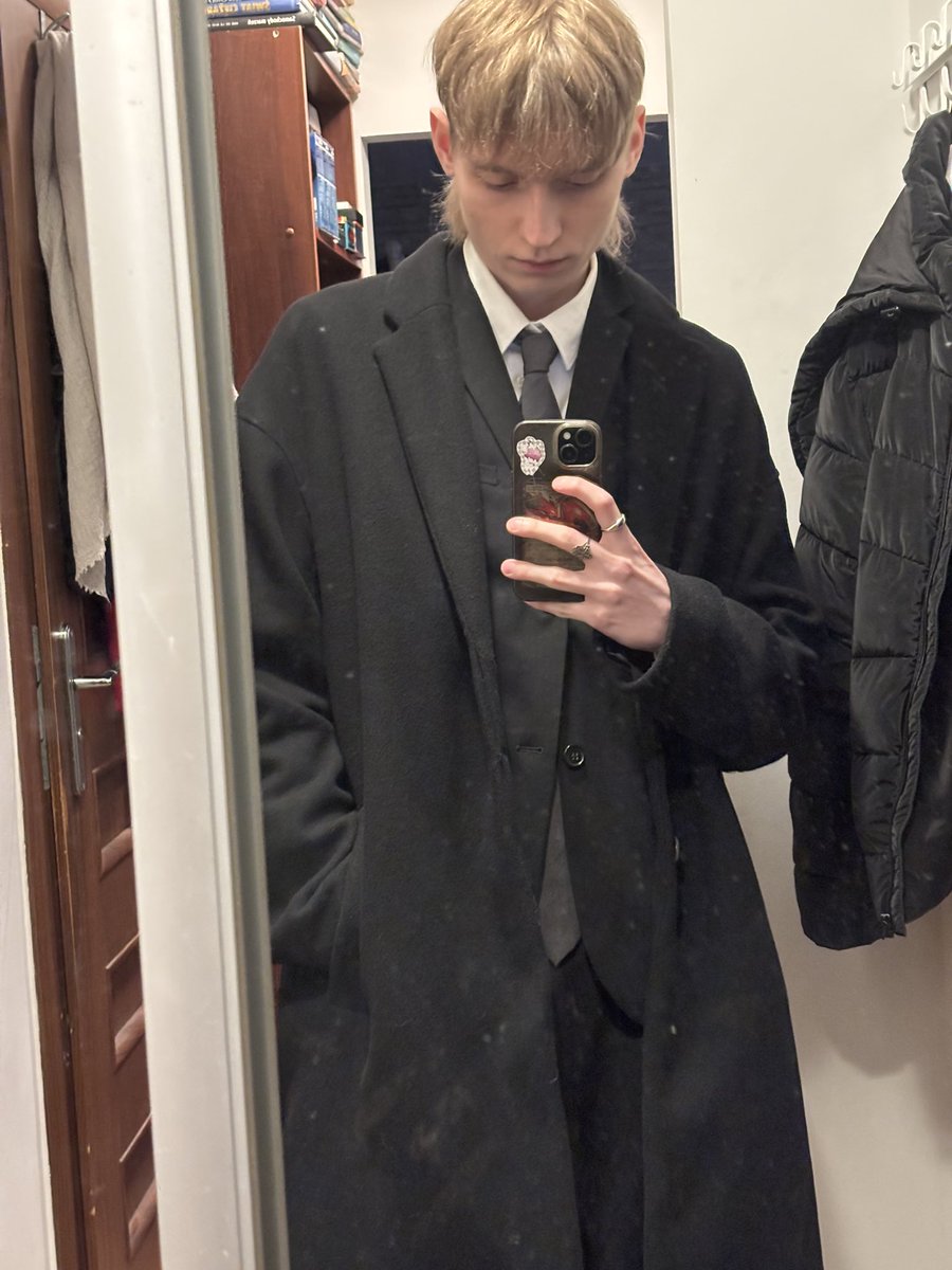 deactivated tweet media