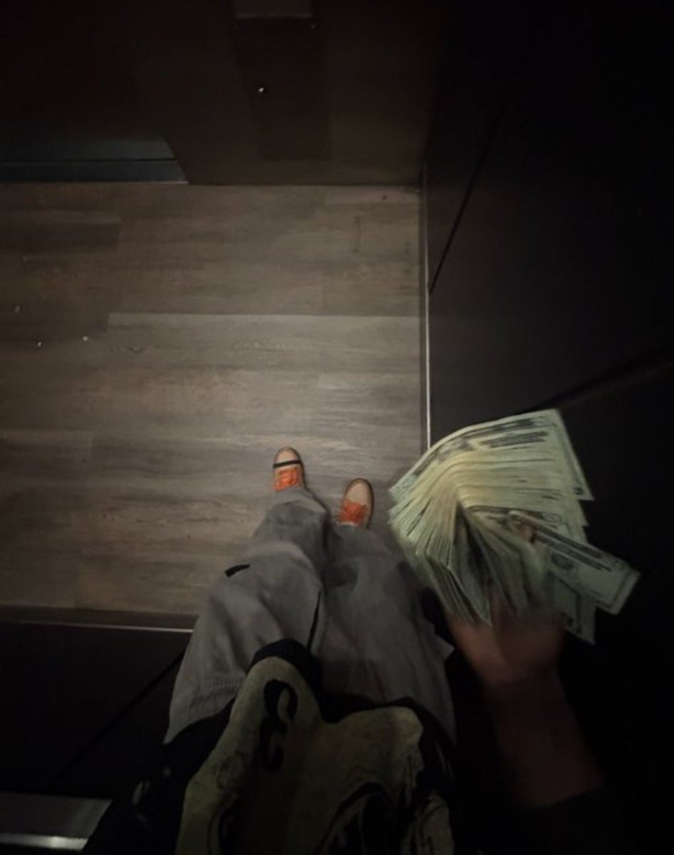 YoungDaggerDick tweet media