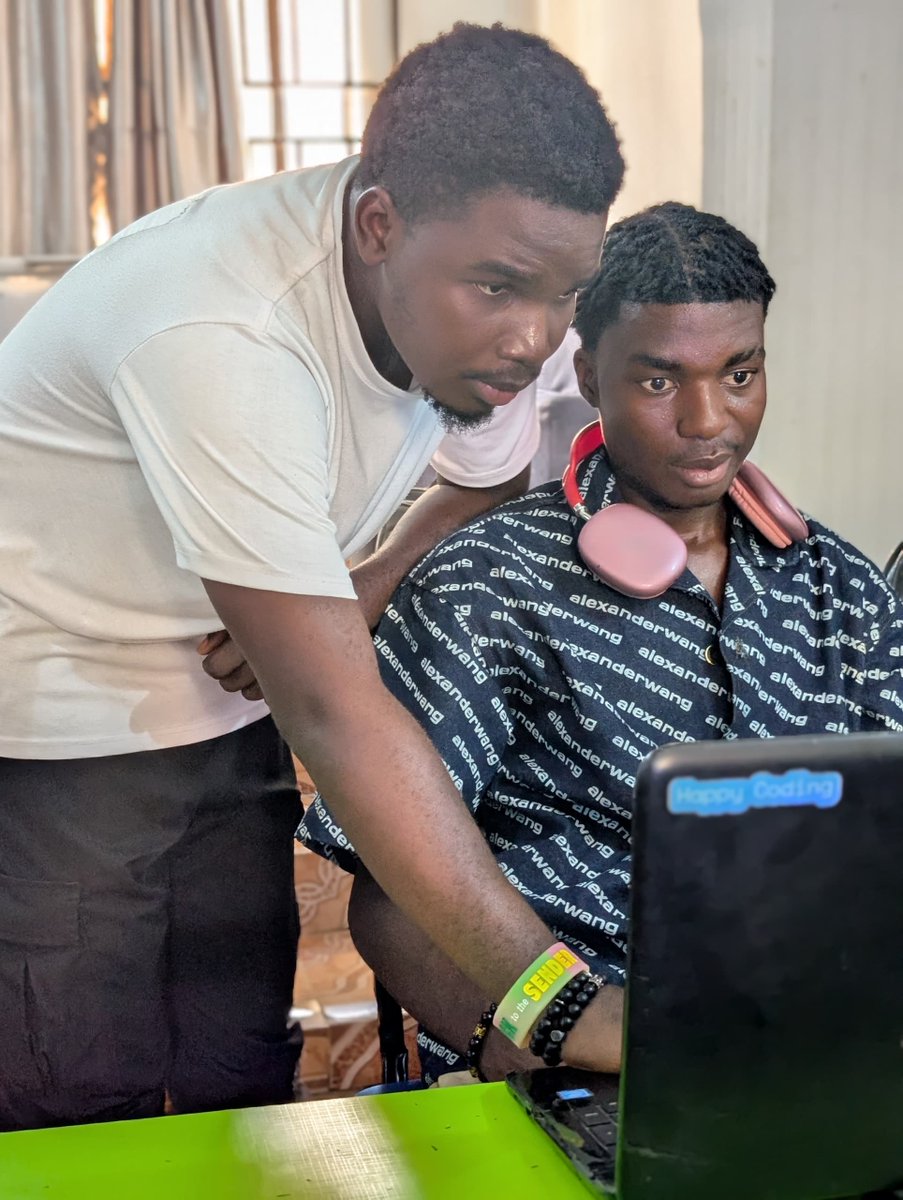 sandlip_oasis's tweet photo. Week 8 kicked off and things just got serious (in the best wayπ)
New module, new energy. Our students are deep in it this week and we love to see it.
What do you think they're building?
#BootcampLife #SandlipOasis #BuildWithEthereum #BehindTheScenes https://t.co/J3Oy92R04O